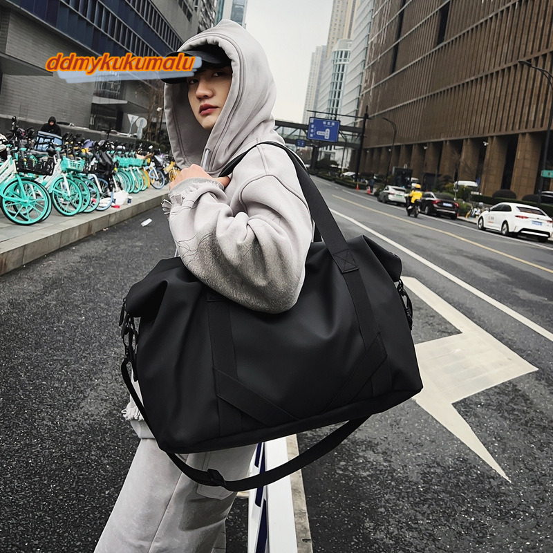 Korean version of ins new men's women's large capacity shoulder sports and fitness bag, simple travel, portable crossbody travel bag #36 ddm