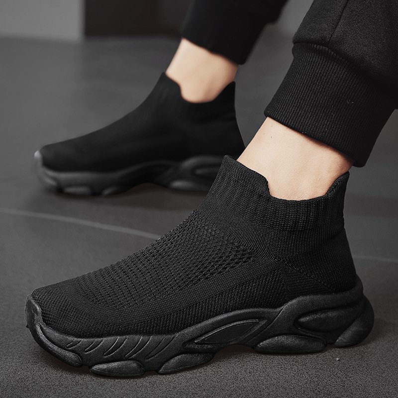 Laceless men's in autumn, breathable fly woven mesh, one foot kick, sports and leisure running, soft soled, black socks, trendy shoes