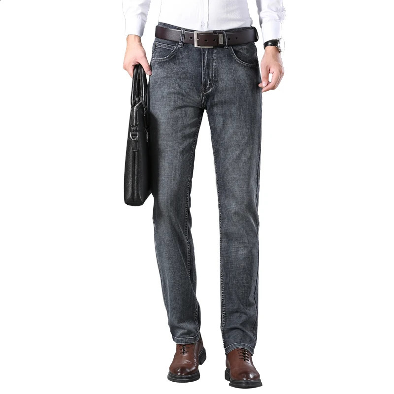 High quality mens jeans fashionable straight denim pants classic casual plus size Trouser ripped 2840 241008