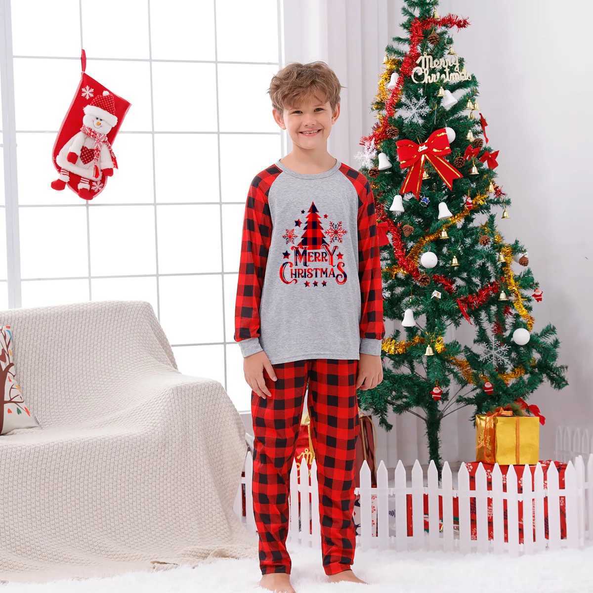 Merry Christmas 2024 Family Matching Set Womens Mens and Mens Girls Clothing Set Warm Soft Pajamas Baby and Dog Pants Pjs Christmas Appearance W241008