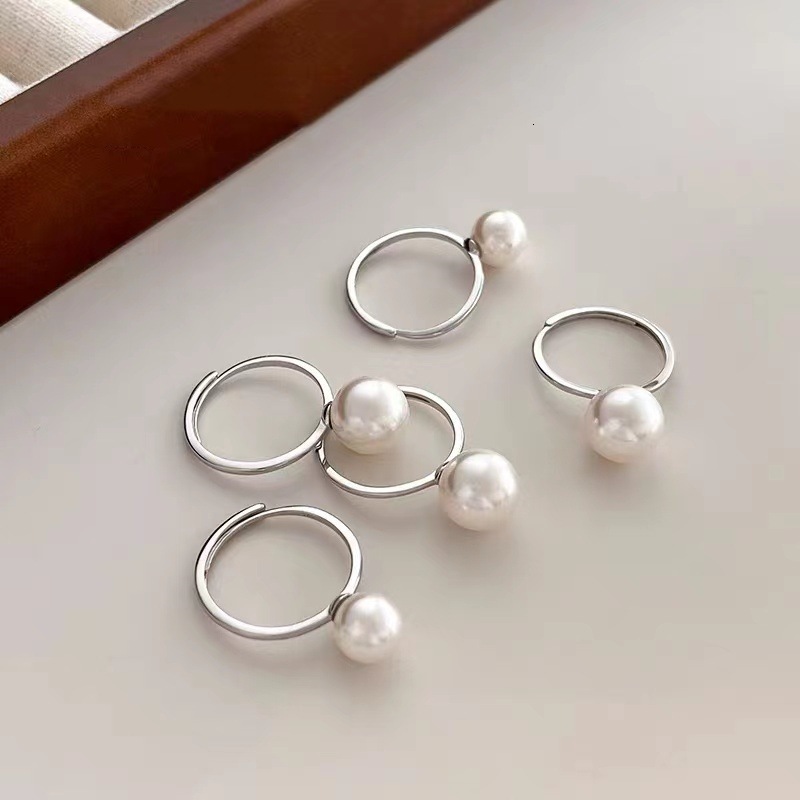 Fever pearl with female niche design, index finger plain ring, and open mouth ring
