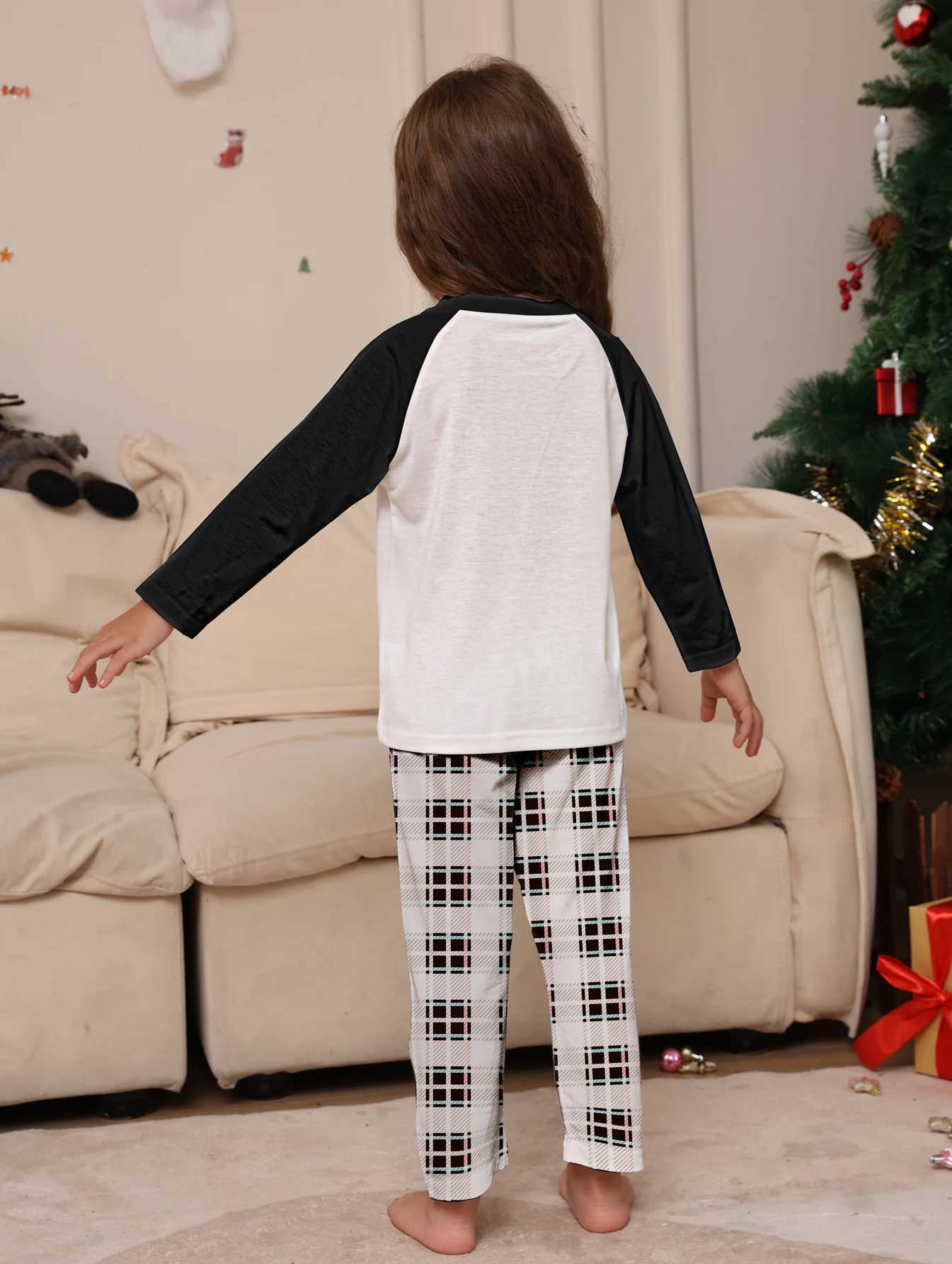 New Winter 2024 Christmas Family Pajama Set Mom Dad Child Baby Match Set Elk Printed Casual Soft Pajama Christmas Appearance Pajama W241008
