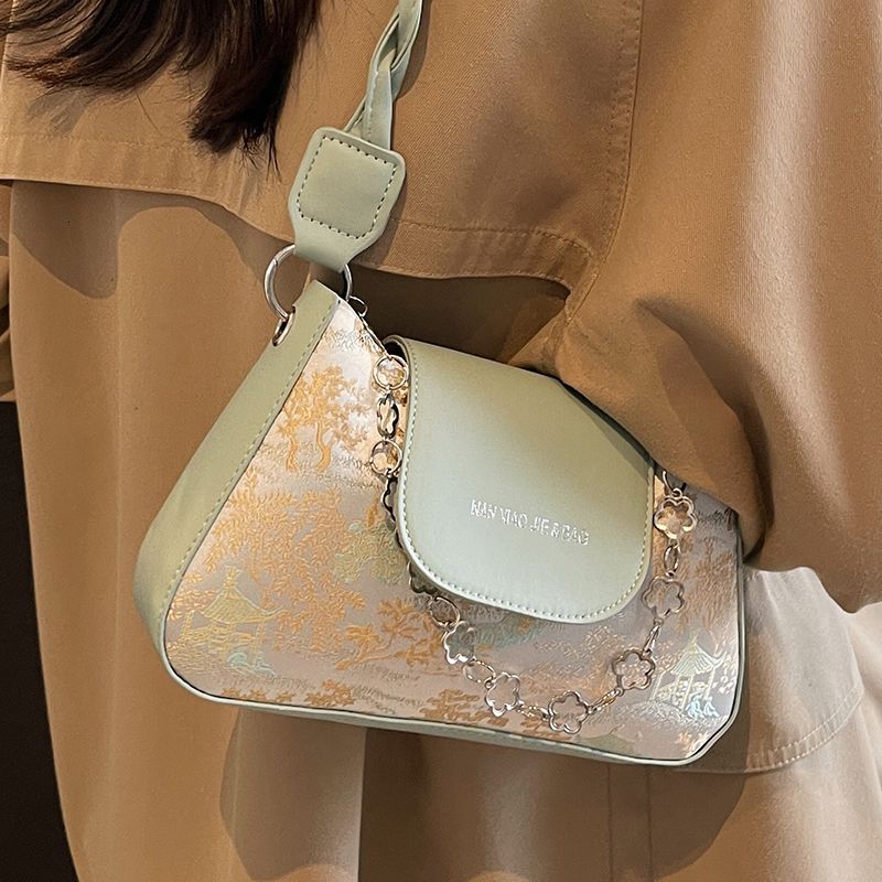 High end niche 2024 new fashionable multifunctional shoulder bag for women, French texture handbag