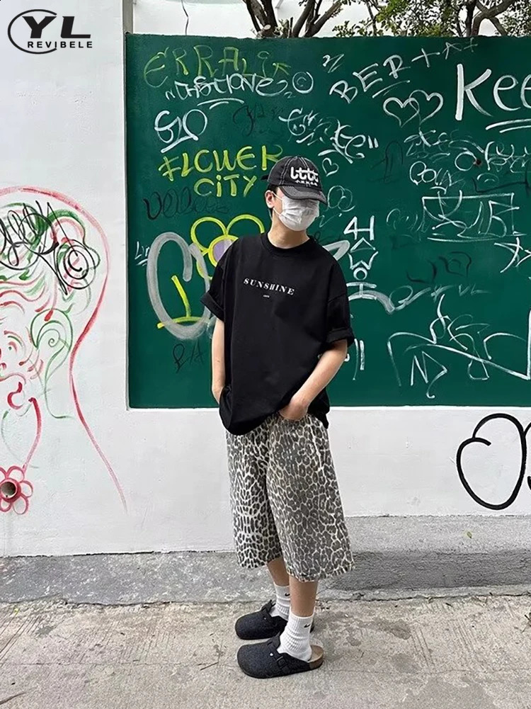 Street retro leopard print denim shorts mens wide leg pants Y2k hip-hop pocket jeans five point mens style 241007