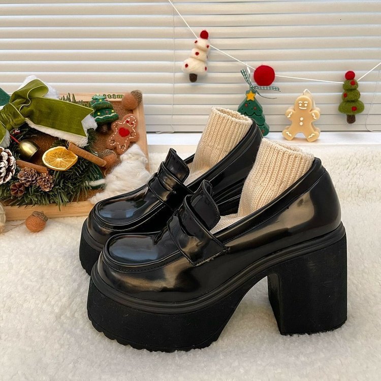 Height increasing thick soled small leather shoes, women's British style JK uniform shoes, 2024 new model, thick heel high heels, 8cm loafers