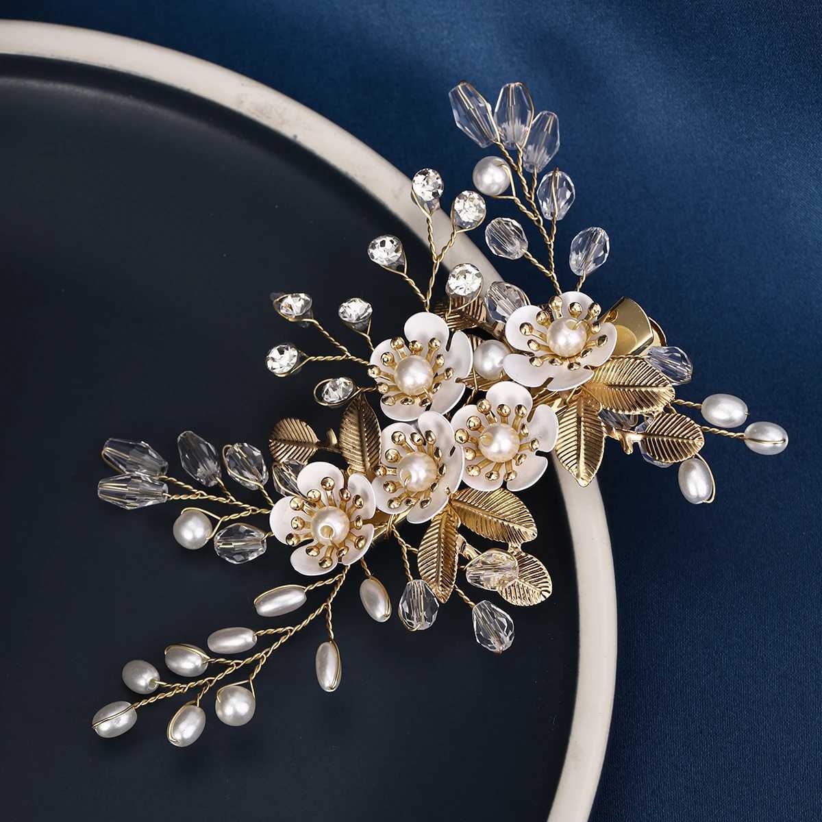 Latest Pearl Water Diamond Bridal Hair Clip Luxury Handmade Beaded Flower Barrel Headwear Bridal Wedding Jewelry Accessories W241007