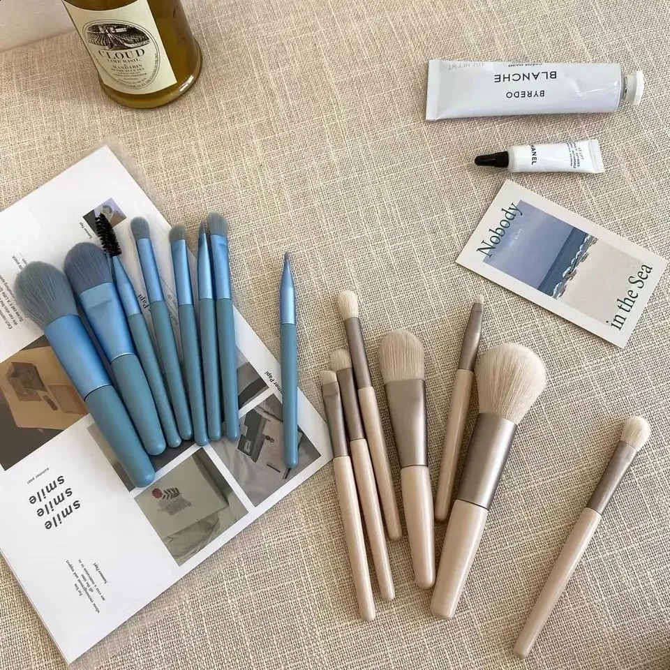 8Pcs professional makeup brush eye shadow basic powder blusher eyelash beauty concealer brush mini travel portable makeup tool 241008