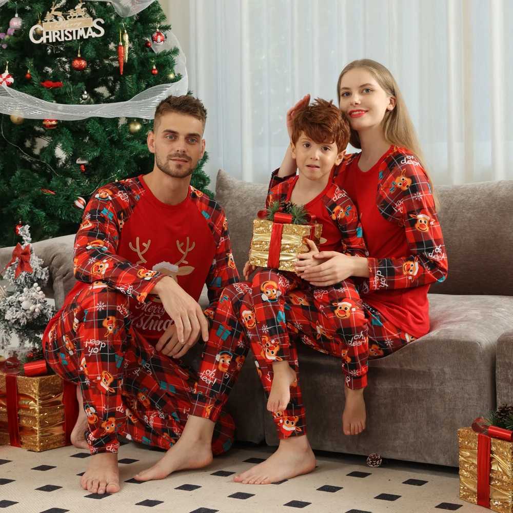 Merry Christmas Matching Clothing Elk Printed Pajama Set 2024 New Year Clothing Soft and Cute Pajama Family Appearance Set Pjs W241008