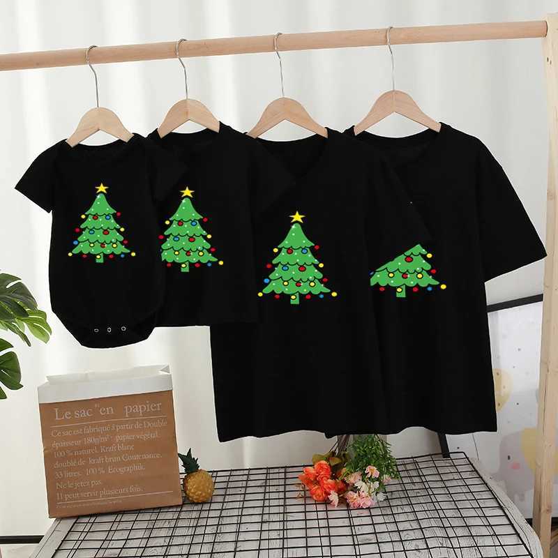 Family Appearance Set Christmas Mom and Me T-shirt Fashionable Family Matching Clothing Christmas Tree Mom and Mini T-shirt Cute W241008