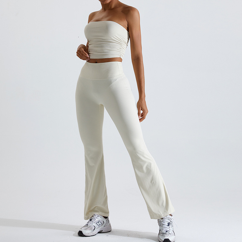 Fashionable new set, women's chest wrapped sports bra, strapless micro flared yoga pants, fitness suit