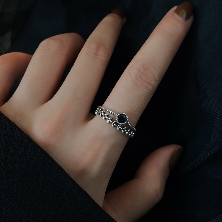Black zircon design niche fashion personality index finger ring female ins trend