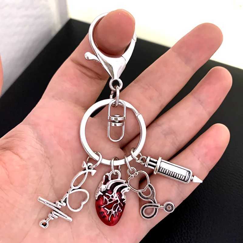 oil drip heart-shaped pendant keychain medical anatomy keychain heart-shaped keychain doctor and nurse bag chain jewelry giftX241008