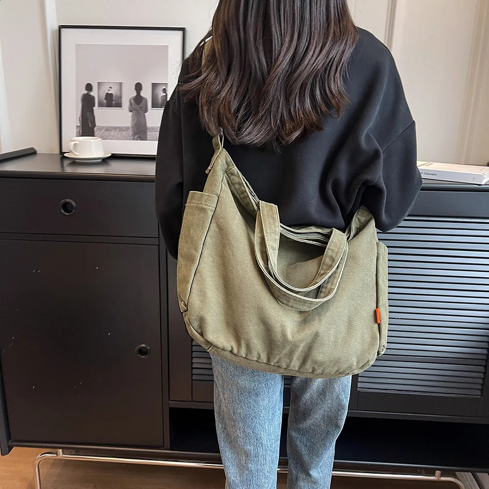 Womens casual messenger bag cross body fashionable womens shoulder soft large capacity handbag top wallet 241008