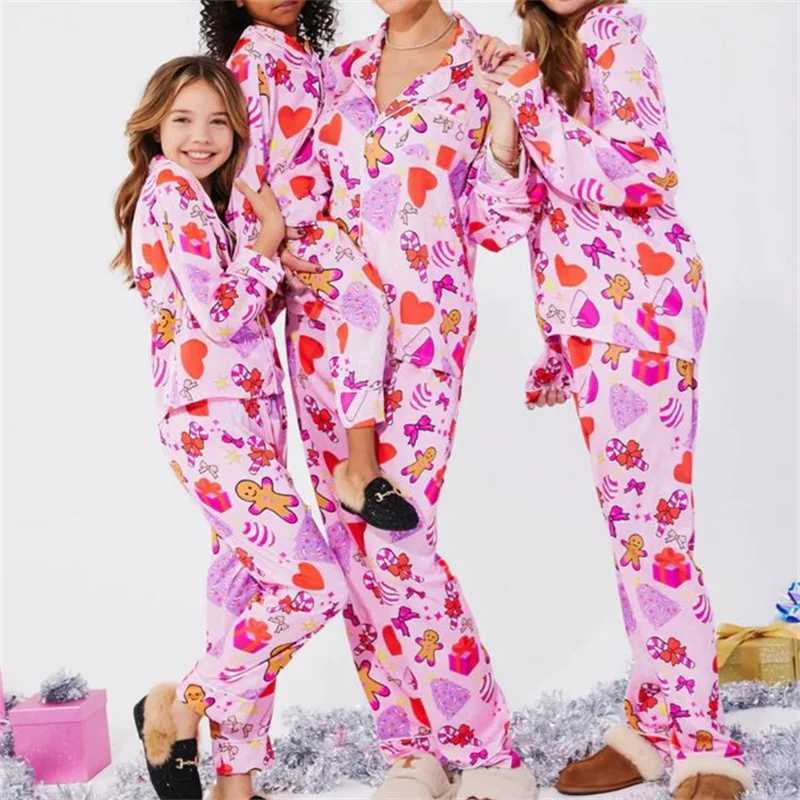 2015 New Family Matching Christmas Pajama Set with Heart Shaped Printed Long Sleeve Top and Autumn/Winter Elastic Waist Pants W241008