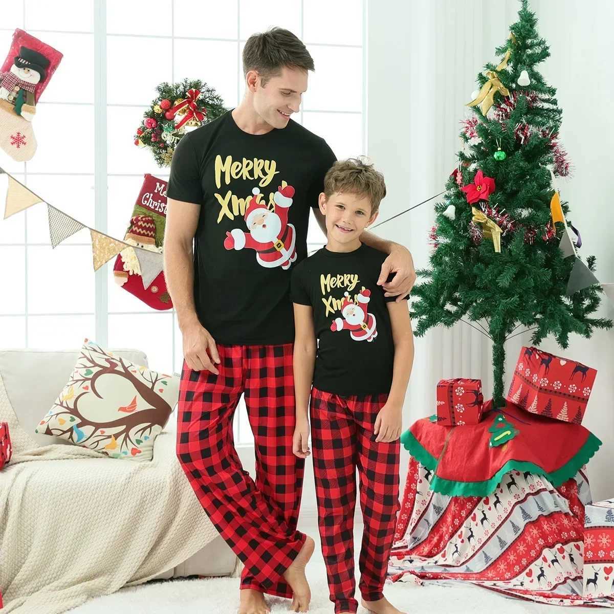 Merry Christmas letter plain matching Christmas pajamas set suitable for families/couples short sleeved top+long pants 2-piece set W241008