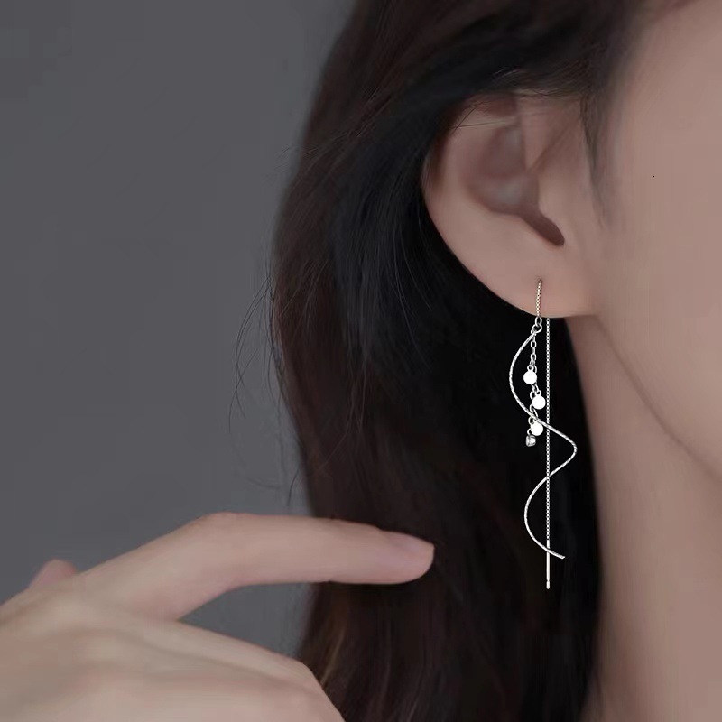 Pure sier needle wave light earrings, female 2024 new niche design summer earrings