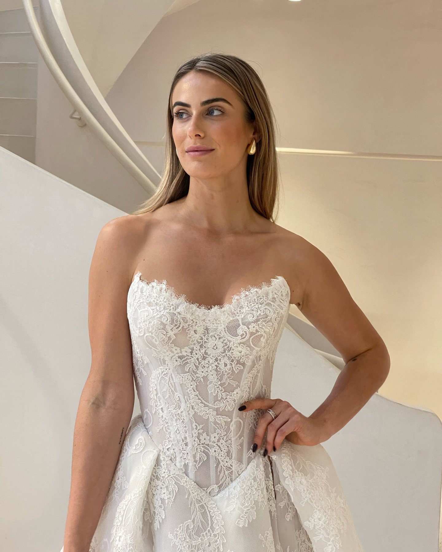 Gorgeous lace A e dresses real picture bone bodice strapless wedding dress plus size custom made front split fulllace bridal gowns