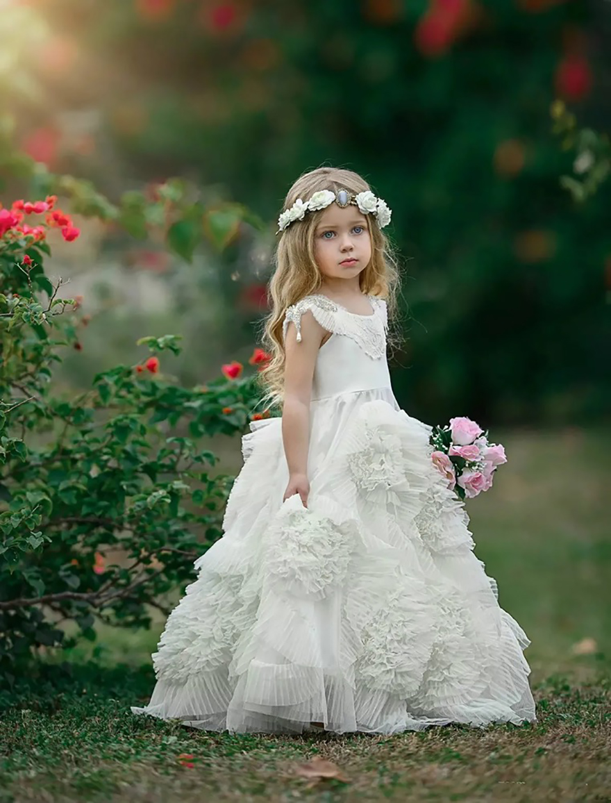 Lovely Flower Girls Dresses For Bohemian Wedding Little Girls Pageant Dress Beaded Hand Made Flowers Communion Gowns Party Wear