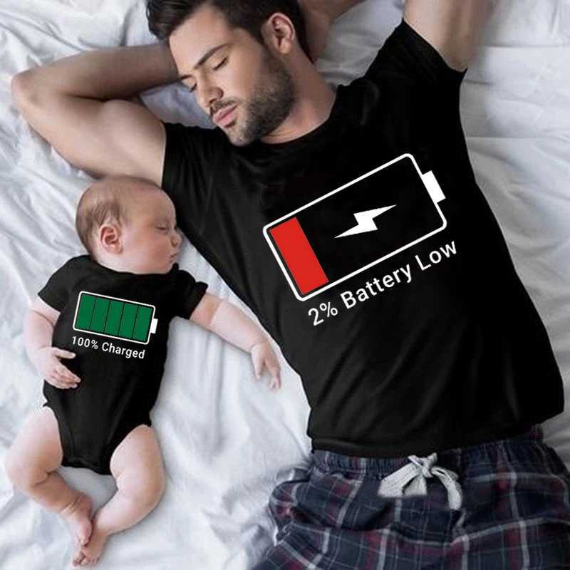 Funny Mommy and Me Matching Family Shirts Low Battery and Charged Battery Mother Daughter Daddy Son Toddler Shirts Baby BodysuitXJ241008