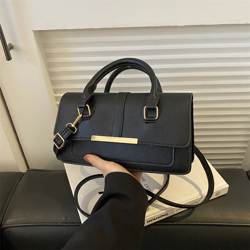 2024 new designer handbag French multifunctional single shoulder handheld small square bag