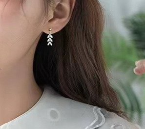 bean ear studs for women, 2024 new trendy and niche women's minimalist earrings