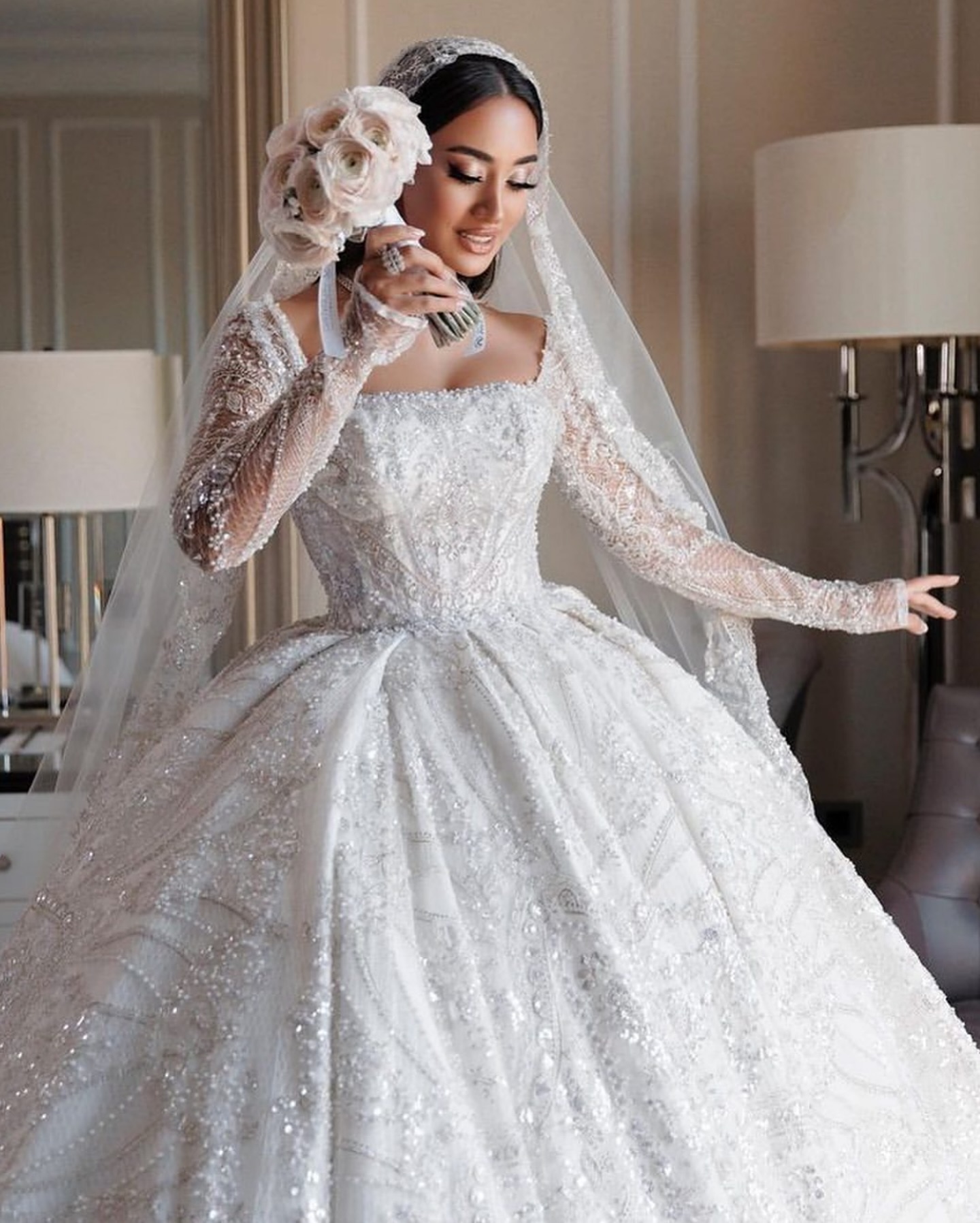 Crystal beaded ball gown Wedding Dress square neck long sleeves wedding dresses ruched sweep train Dubai r Bridal gowns plus size