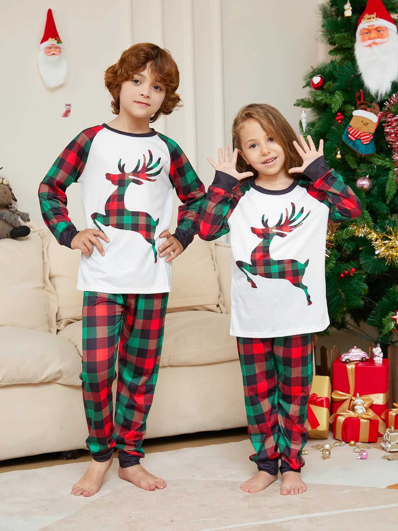Christmas Pajamas Family Matching Clothing Set 2024 Christmas and New Year Elk Plain weave Adult Childrens Set Baby jumpsuit Family Pajamas W241008