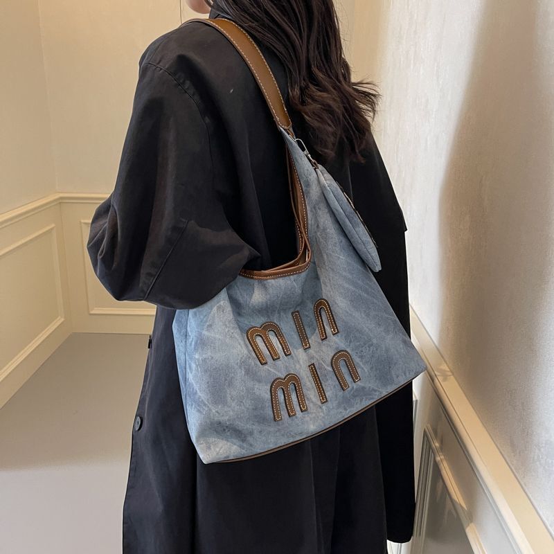Casual denim for women 2024 new trendy commuting shoulder large capacity tote bag, shopping bag