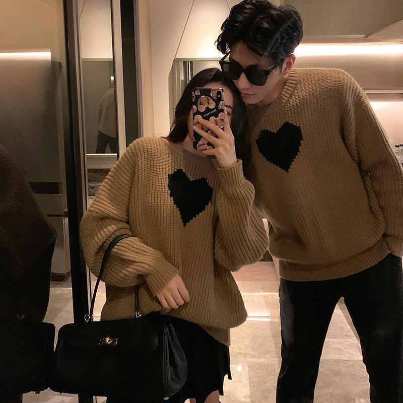 Homemade couple outfit for autumn/winter 2024, new pullover round neck heart-shaped sweater, loose fit, outer knitted sweater trend