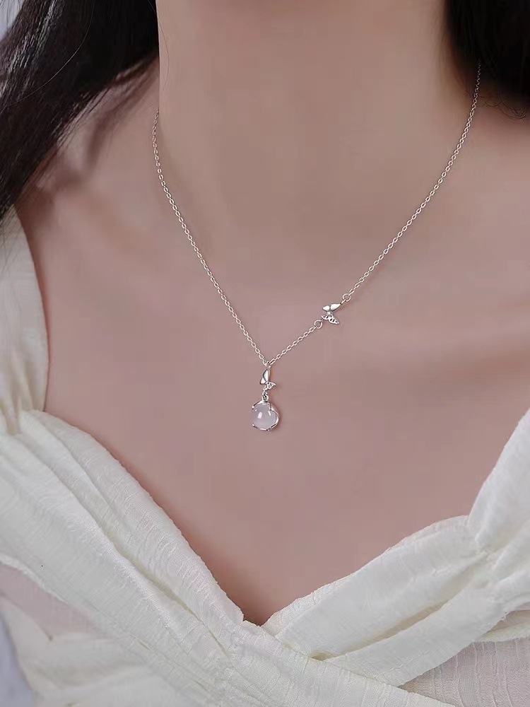 butterfly necklace 2024 new light high-end female niche design collarbone chain