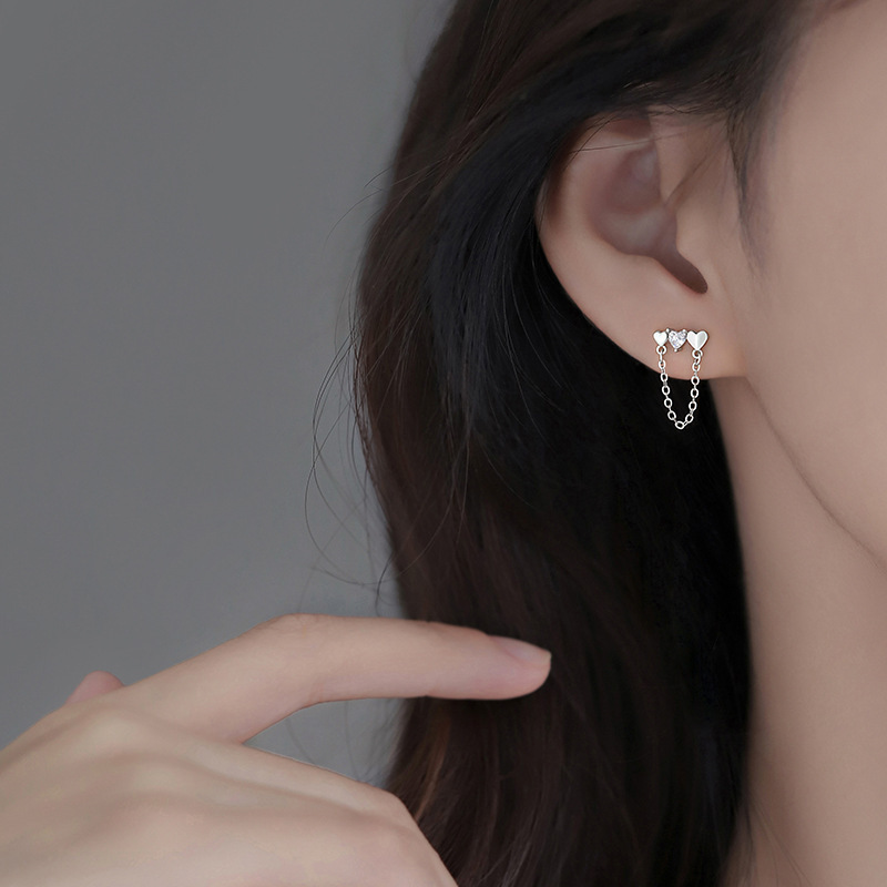 needle heart with a niche design, 2024 new autumn light for women's earrings