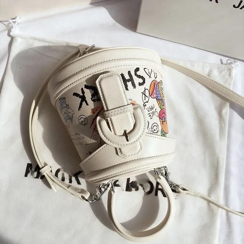 Little Bear Graffiti Bucket Women's Summer 2024 New Fashion Versatile Crossbody Single Shoulder Bag, Handbag