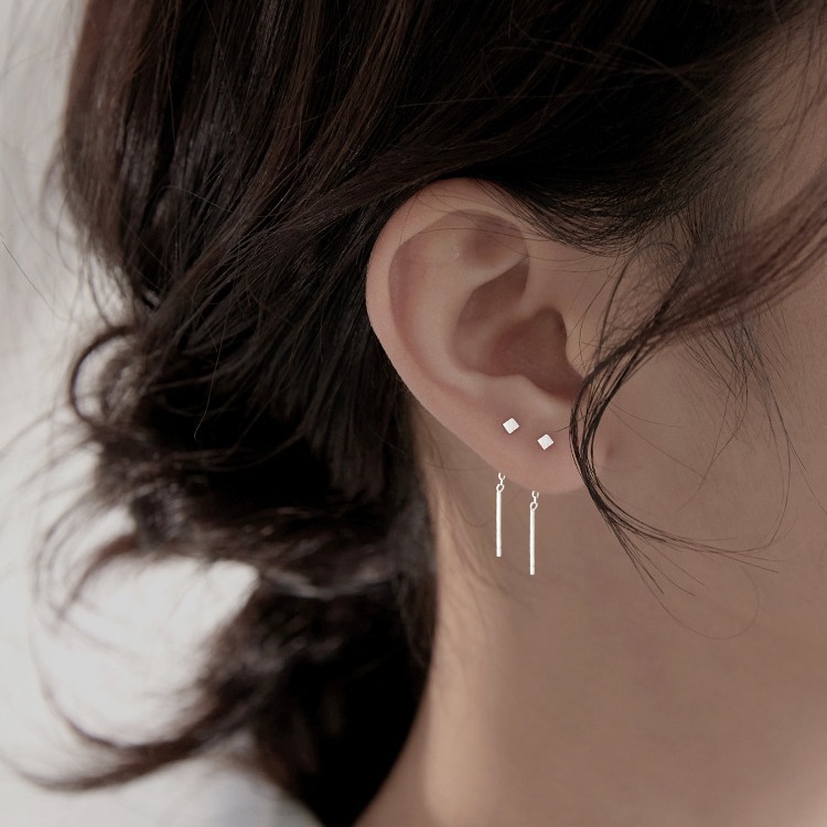 Pure sier needle for women, simple cool style, small square, sleeping without taking off the ear , stylish and trendy earrings