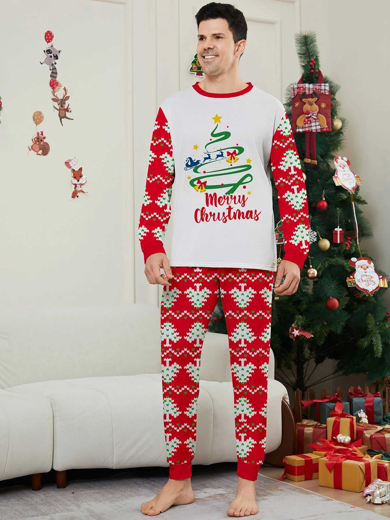 2025 Christmas Family Matching Pajamas Merry Christmas Fireproof Work Printing Pjs Adult and Childrens Clothing Set Baby Hoodie+Dog Clothing W241008