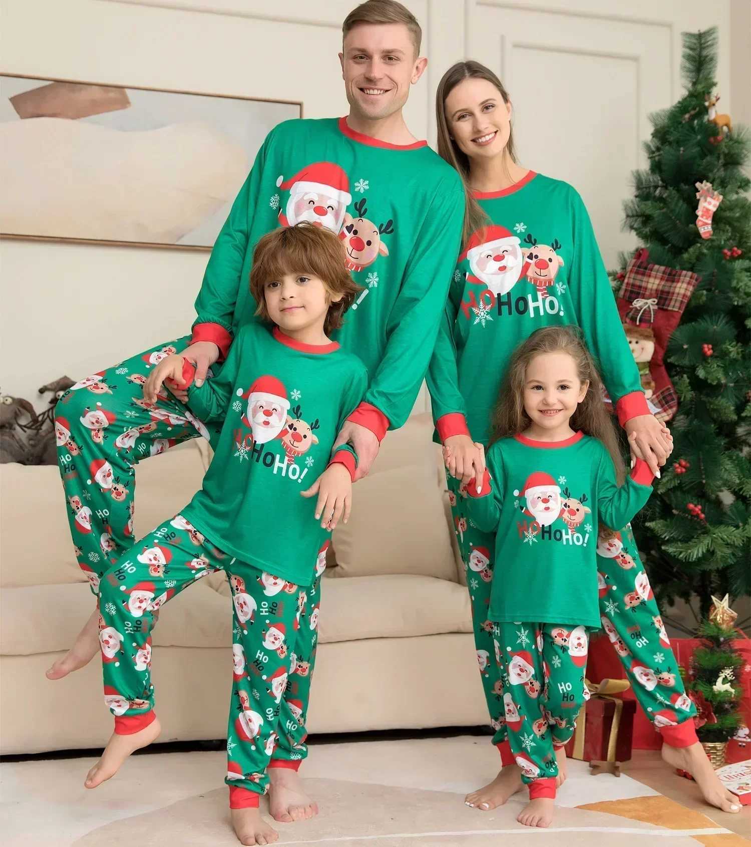 Family Look 2024 Christmas Pajama Set Cartoon Printing Parent Child Matching Set 2-piece Set Baby and Dog jumpsuit for Boys and Girls W241008