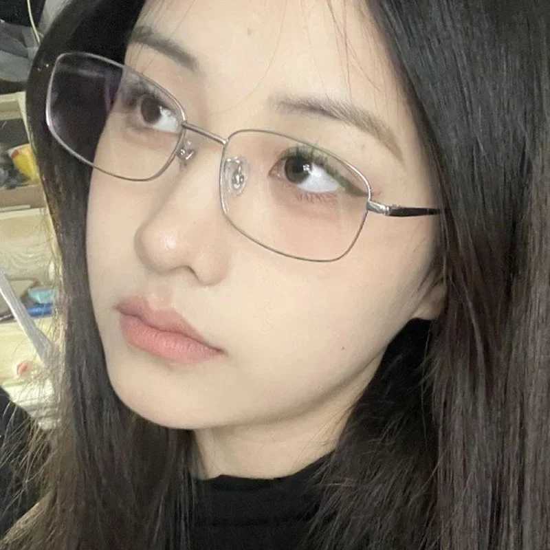 Vintage Metal Frame Glasses Unisex Small Square Retro Vision Care Anti Blue Light Eyelasses Women Men Japanese Gentle EyewearX241008