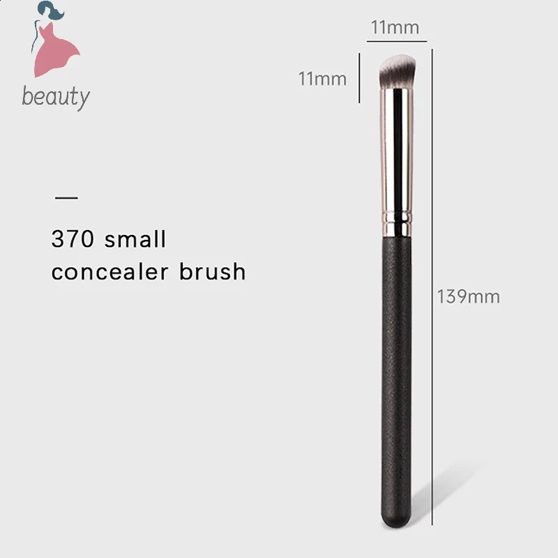 One black female professional makeup brush concealer powder blusher liquid basic makeup brush tool 241008
