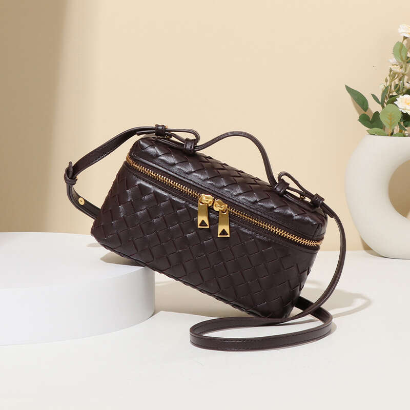 Hand Woven Fashionable For B Family S Spring And Summer New Style Single Shoulder Hand Held Crossbody Lunch Box Bag