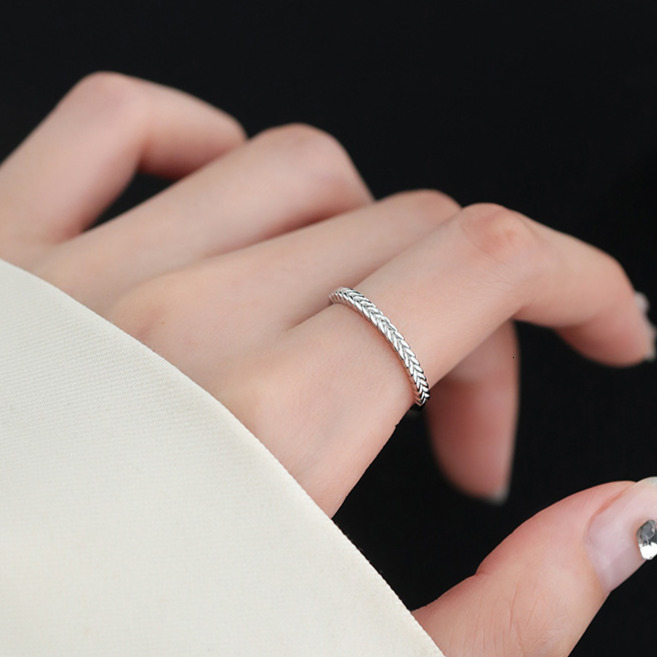 ear index finger light luxury plain women's open mouth ring, niche design, tail ring