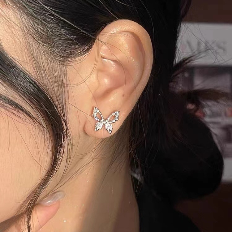needle texture irregular butterfly for women, earrings with a cool and trendy style, niche in 2024
