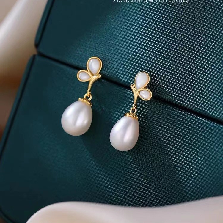 needle butterfly pearl for women 2024 new earrings, light niche earrings