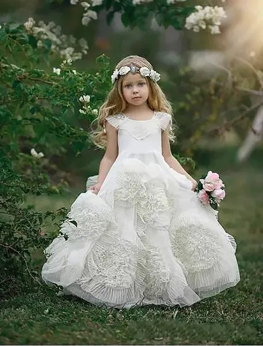 Lovely Flower Girls Dresses For Bohemian Wedding Little Girls Pageant Dress Beaded Hand Made Flowers Communion Gowns Party Wear