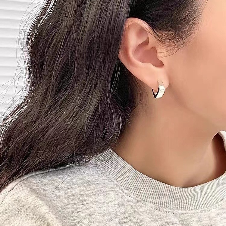 Brushed metal with simple ins style, geometric shape girls, versatile and compact earrings for daily use, needle new style