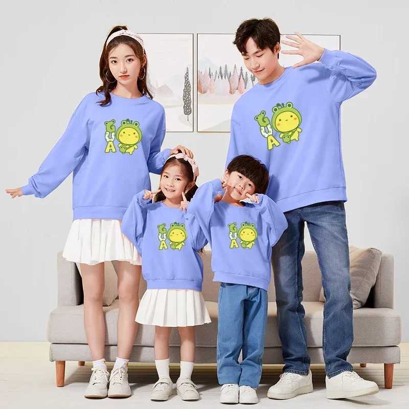 Christmas cartoon printed shirt autumn mom daughter top matching family clothing dad son sports shirt couple clothing zipper W241008