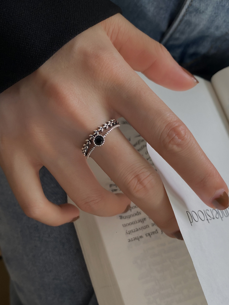 Black zircon design niche fashion personality index finger ring female ins trend