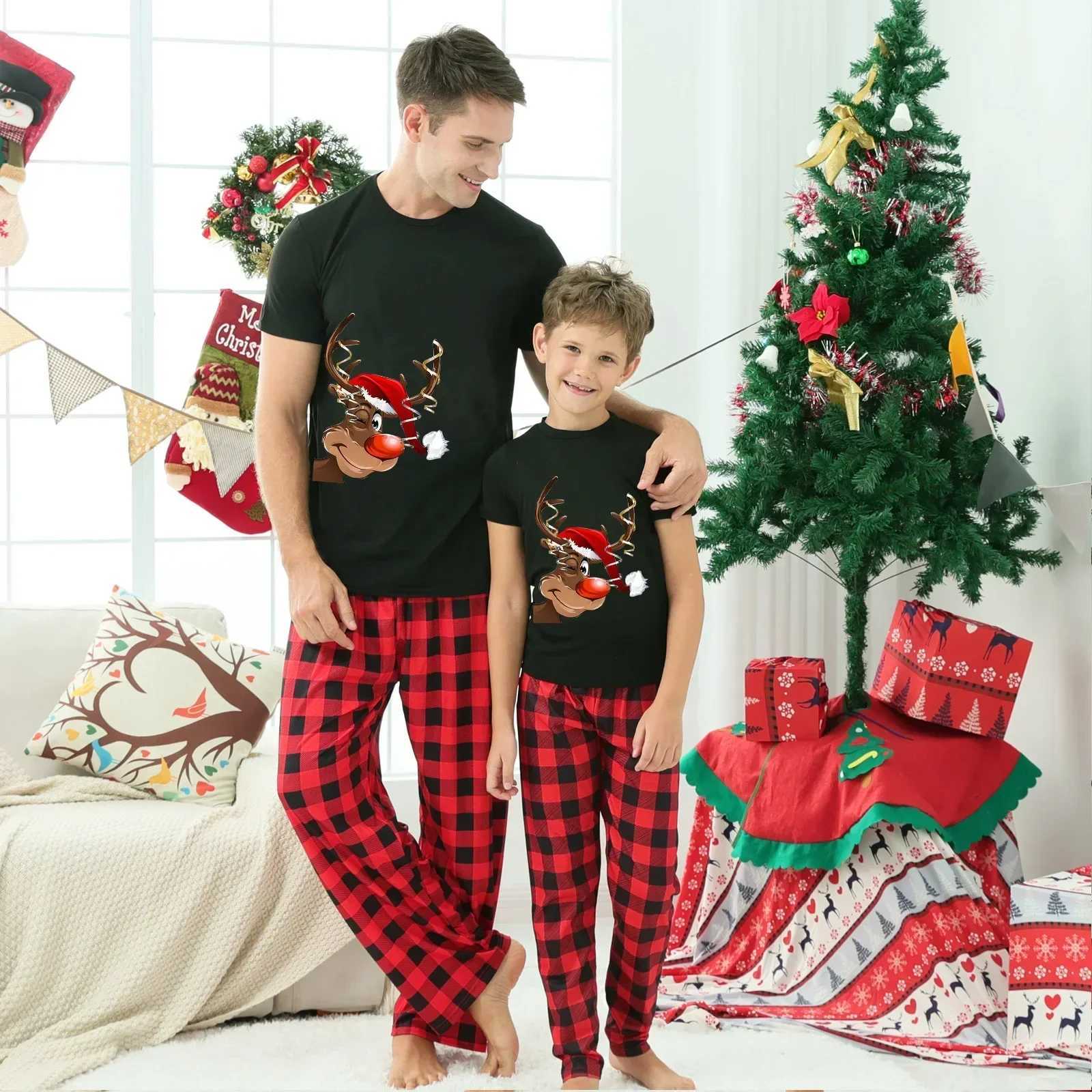 Merry Christmas 2024 Short Sleeve Family Match Set Cute Soft Pajamas Adult Childrens Clothing Set Baby and Dog Hoodies Christmas Appearance W241008