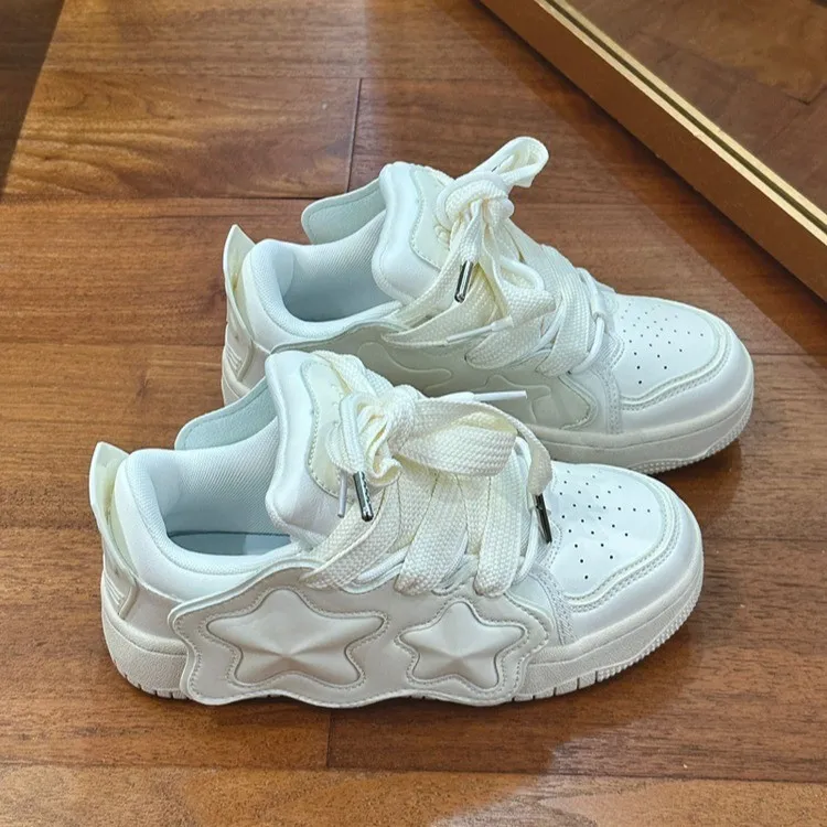 Student Thick Bottom Womens Designer Shoes 2023 New Autumn/Winter Plush Casual Single Stepping On Shit Feeg Sports Shoes