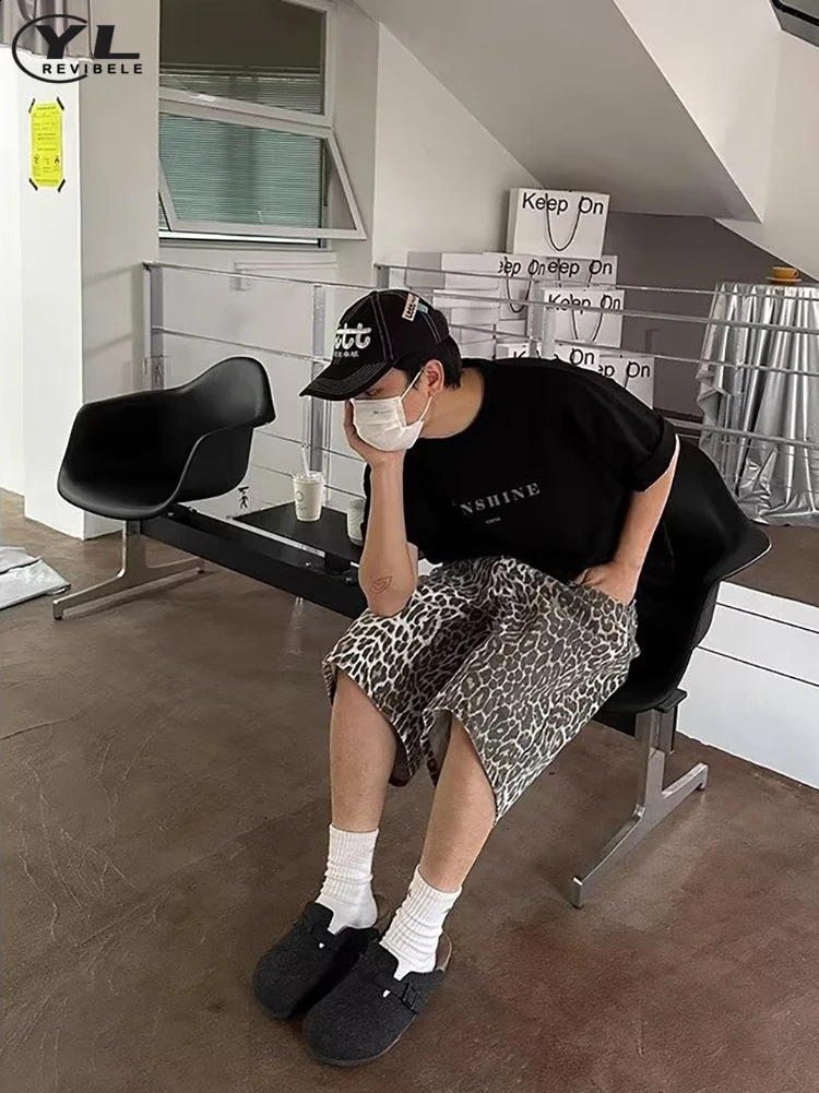 Street retro leopard print denim shorts mens wide leg pants Y2k hip-hop pocket jeans five point mens style 241007