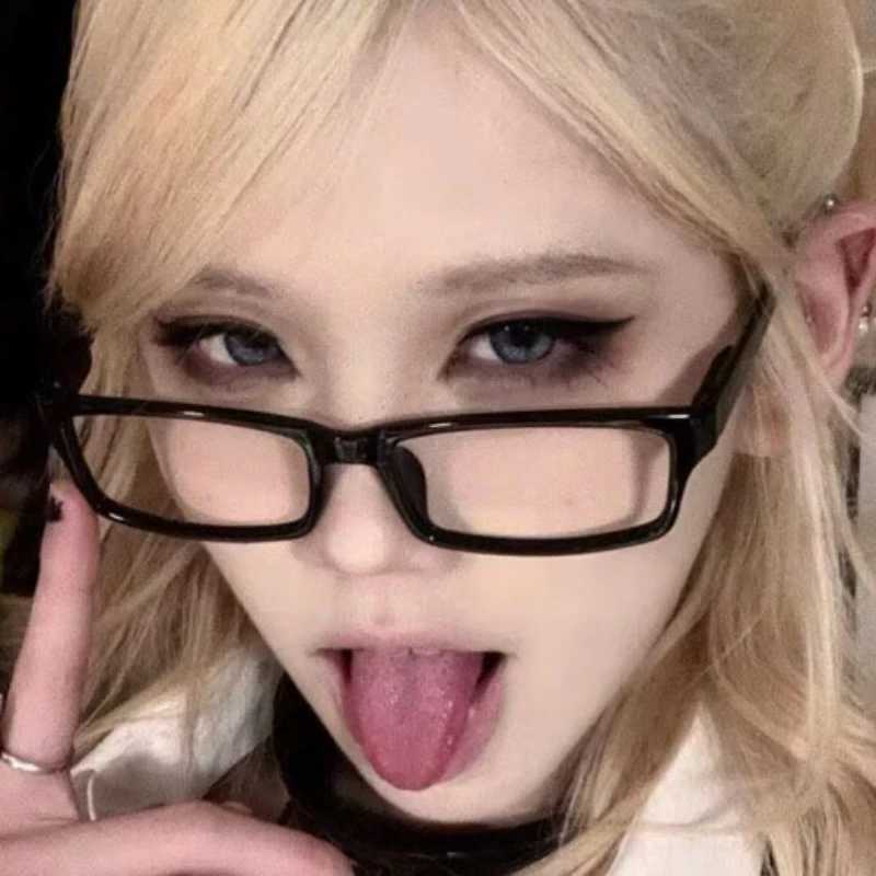 Vintage Japanese Small Black Square Frame Glasses Y2K Sweet Cool Spicy Girl Anti Blue Light Cosplay Photography EyeglassesX241008