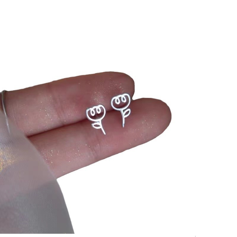 A tulip needle earrings for women 2024 new trend niche design high-end ear accessories